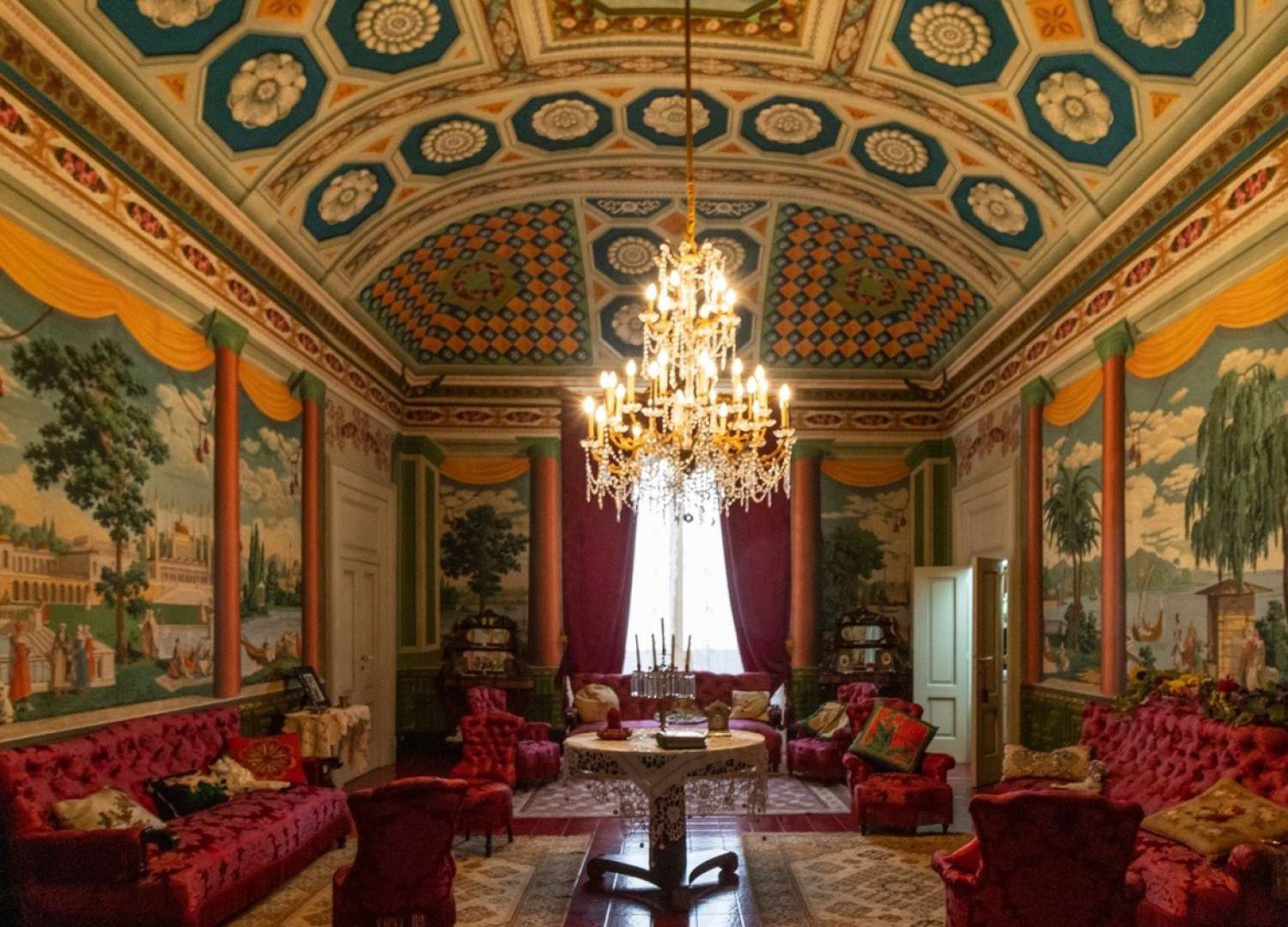 Una "reggia" nel centro di Putignano: � Palazzo Colavecchio, sfarzosa dimora del 1818 